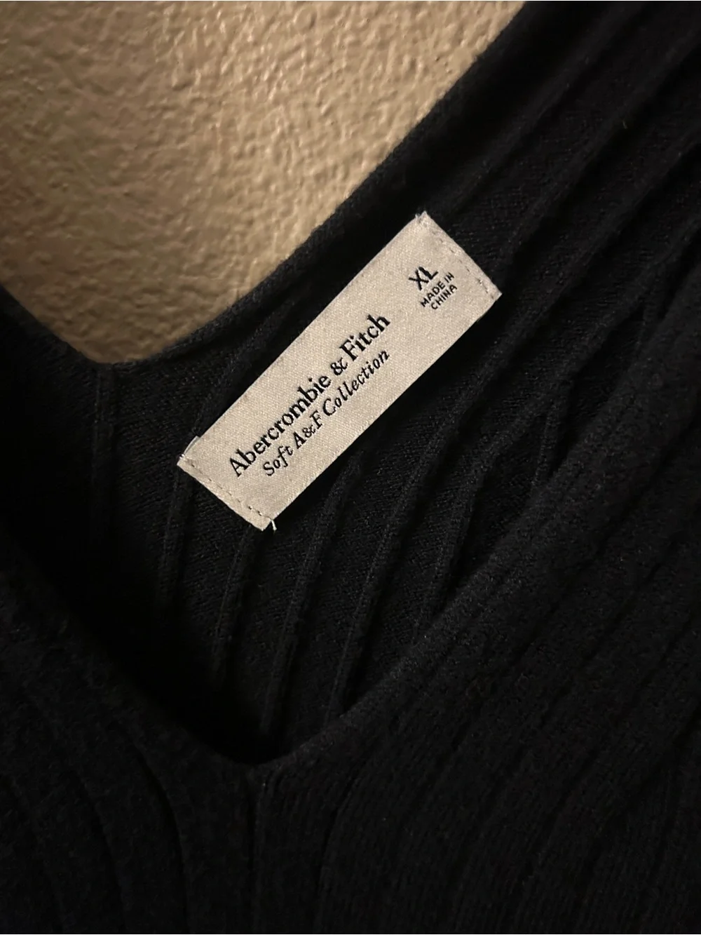 Abercrombie & Fitch Black Ribbed V-Neck Women's Sweater. Never worn or washed.